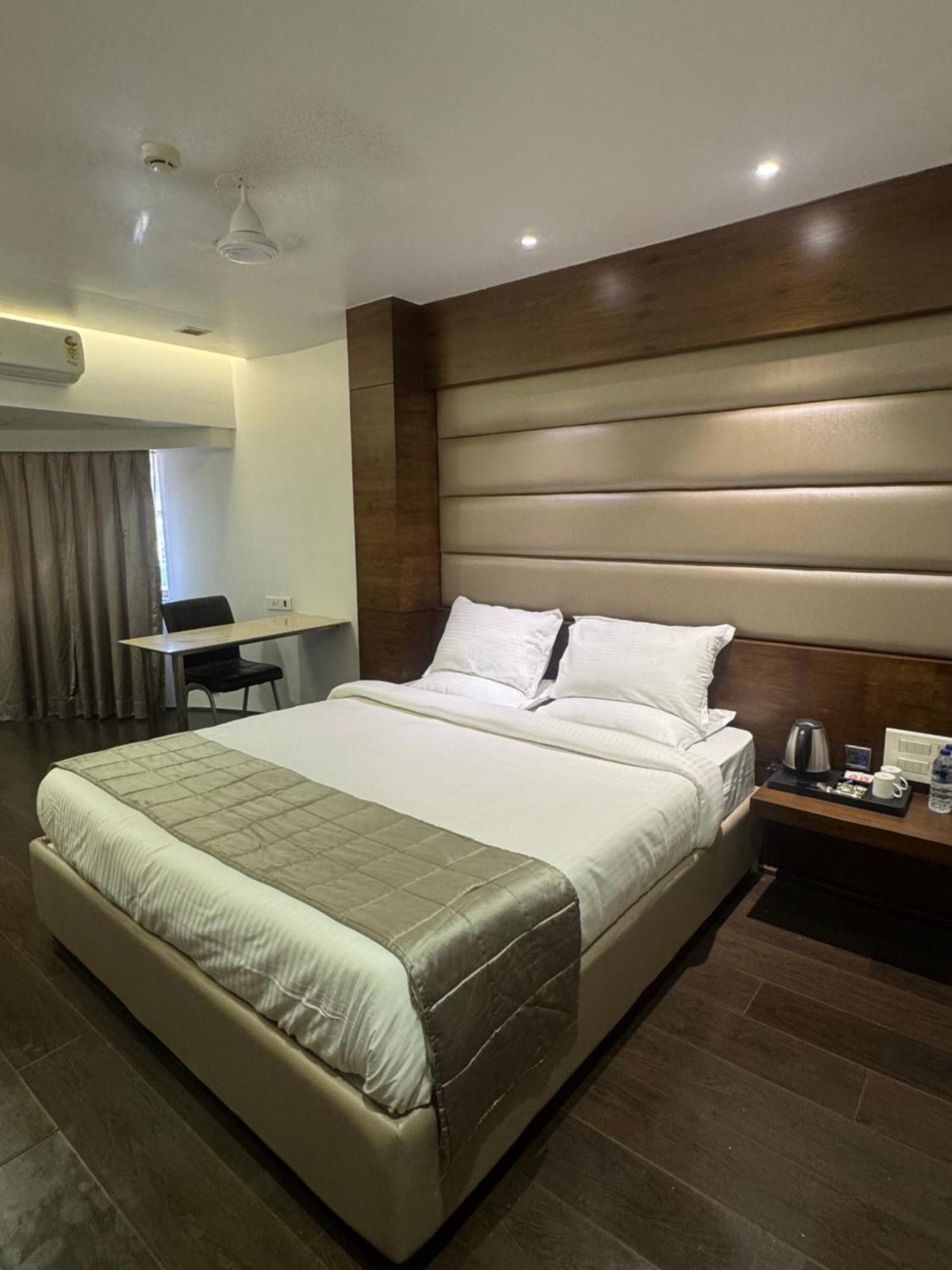 Hotel Dakshin Grandeur Navi Mumbai Ngoại thất bức ảnh