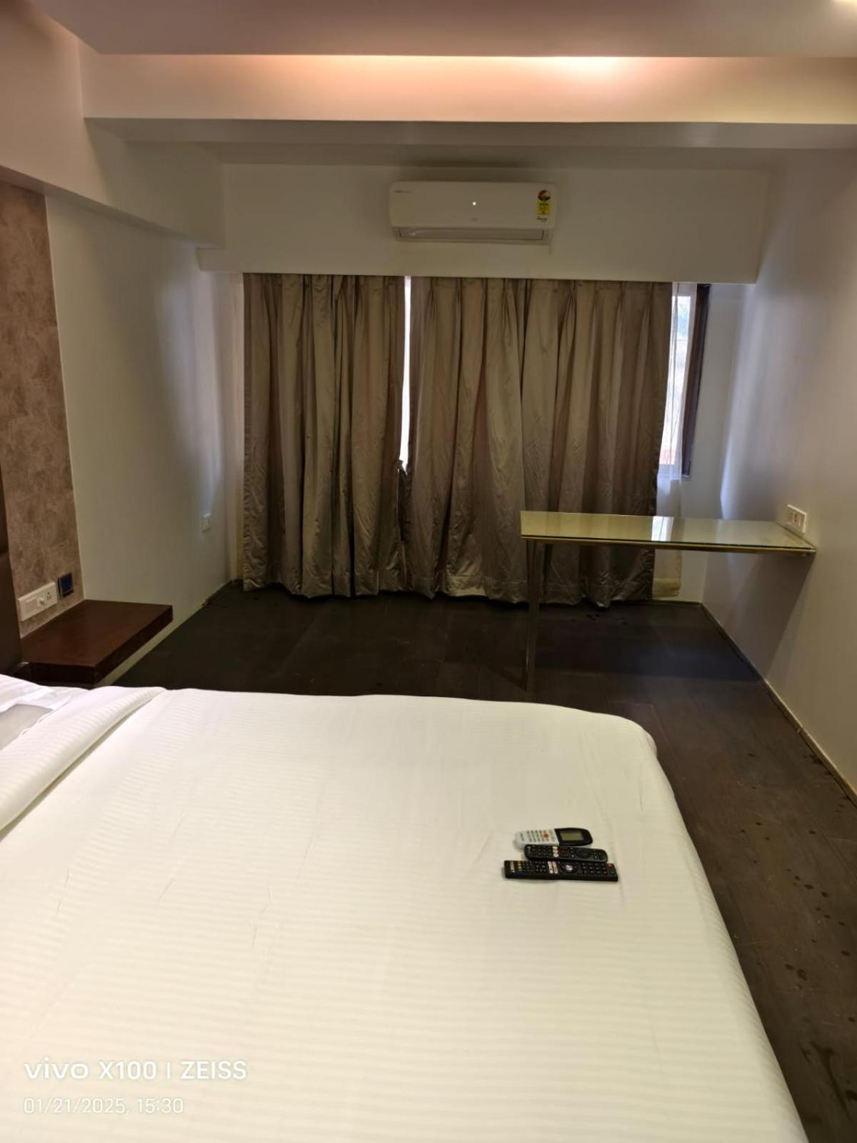 Hotel Dakshin Grandeur Navi Mumbai Ngoại thất bức ảnh