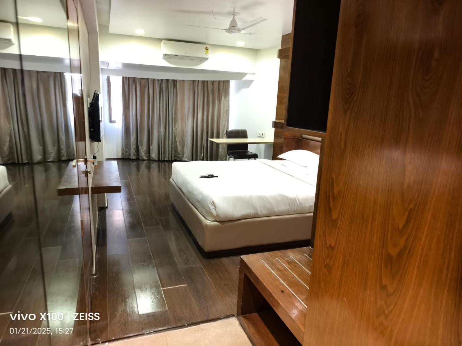 Hotel Dakshin Grandeur Navi Mumbai Ngoại thất bức ảnh