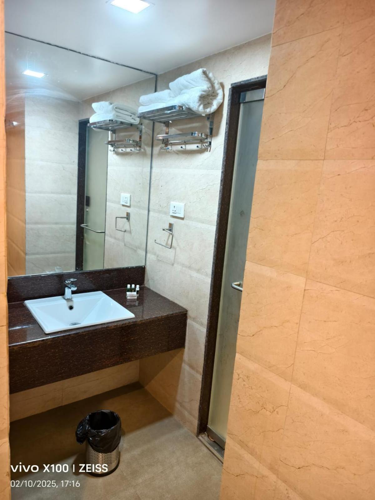 Hotel Dakshin Grandeur Navi Mumbai Ngoại thất bức ảnh