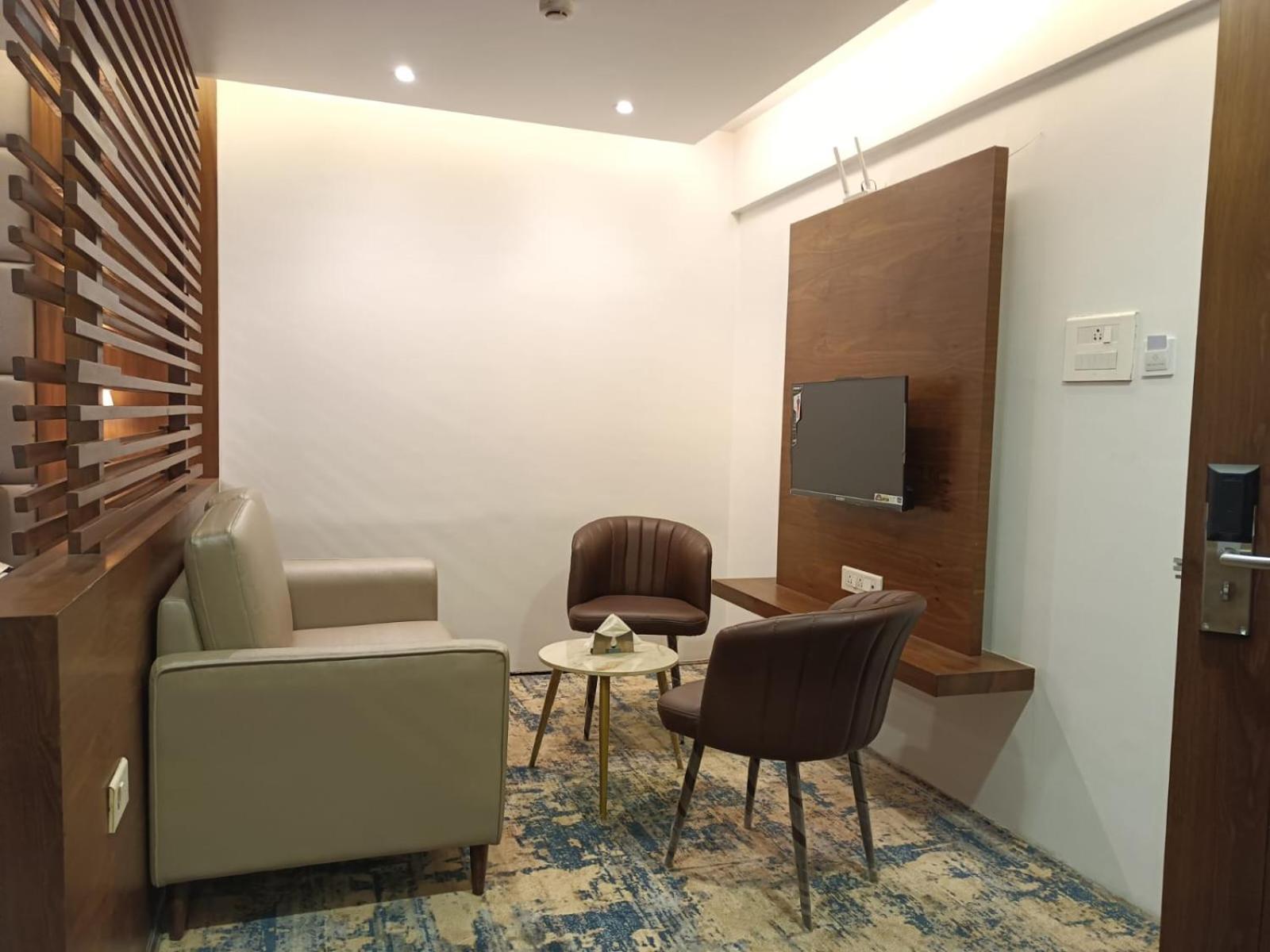 Hotel Dakshin Grandeur Navi Mumbai Ngoại thất bức ảnh