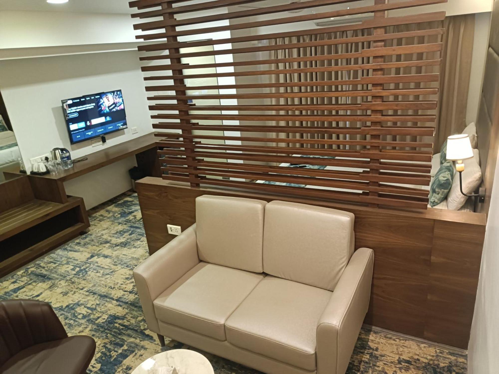 Hotel Dakshin Grandeur Navi Mumbai Ngoại thất bức ảnh