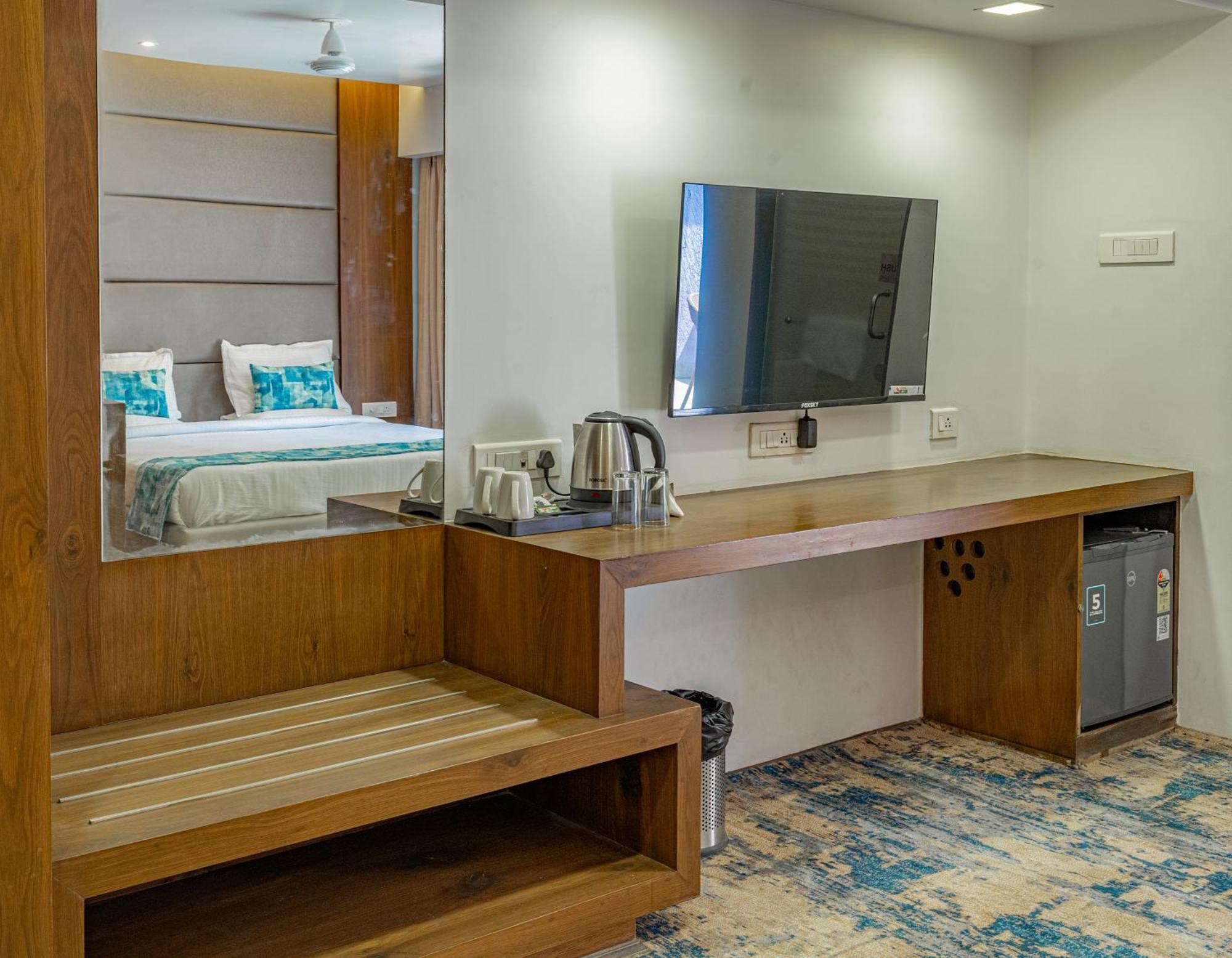 Hotel Dakshin Grandeur Navi Mumbai Ngoại thất bức ảnh