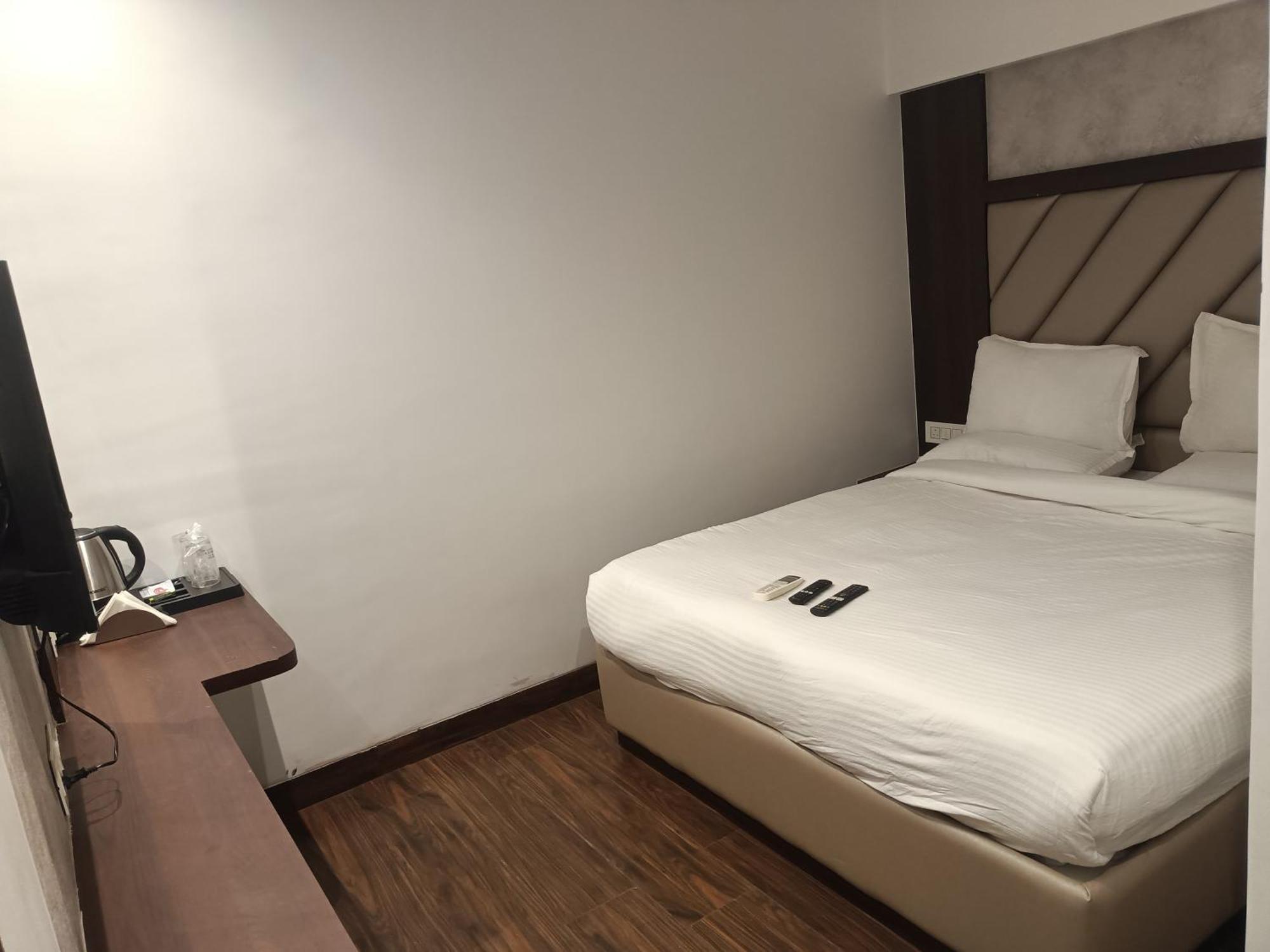 Hotel Dakshin Grandeur Navi Mumbai Ngoại thất bức ảnh